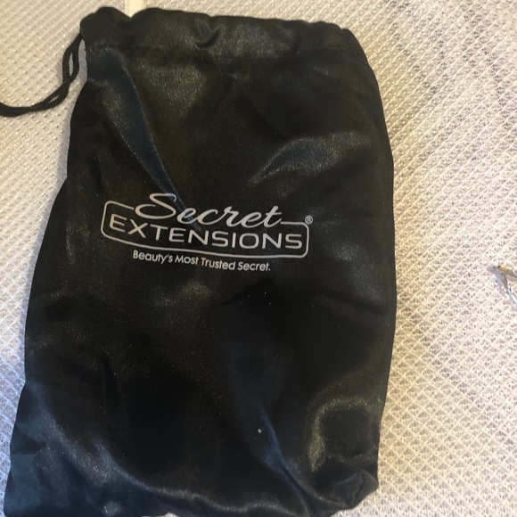 Secret Extensions Synthetic Hair Bundle-684 $50 or $45 w/offer (or get one) - Picture 9 of 9